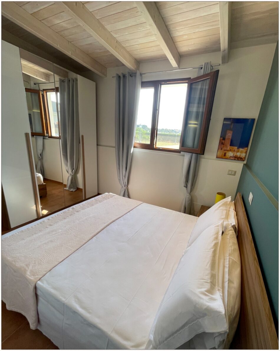 camera vista giardino